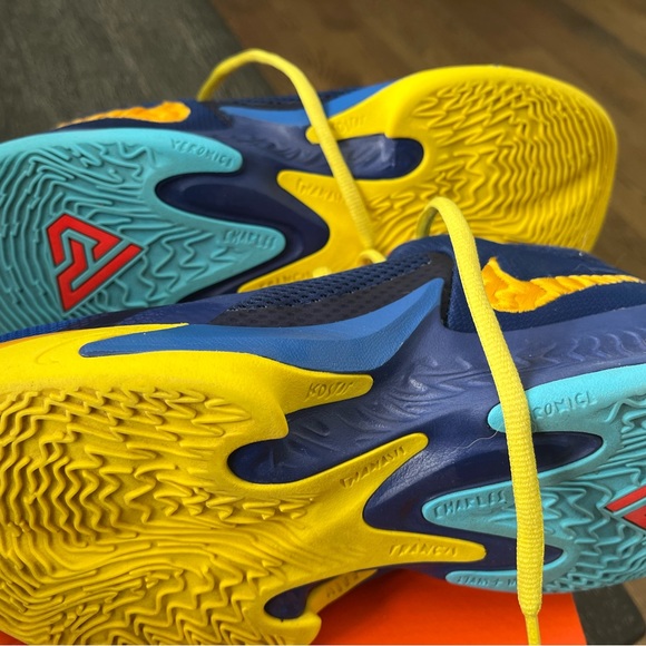 Athletic Shoes|
Kids' Sneakers
Nike Kids' Grade School Freak 4 Basketball Shoes - Picture 3 of 4